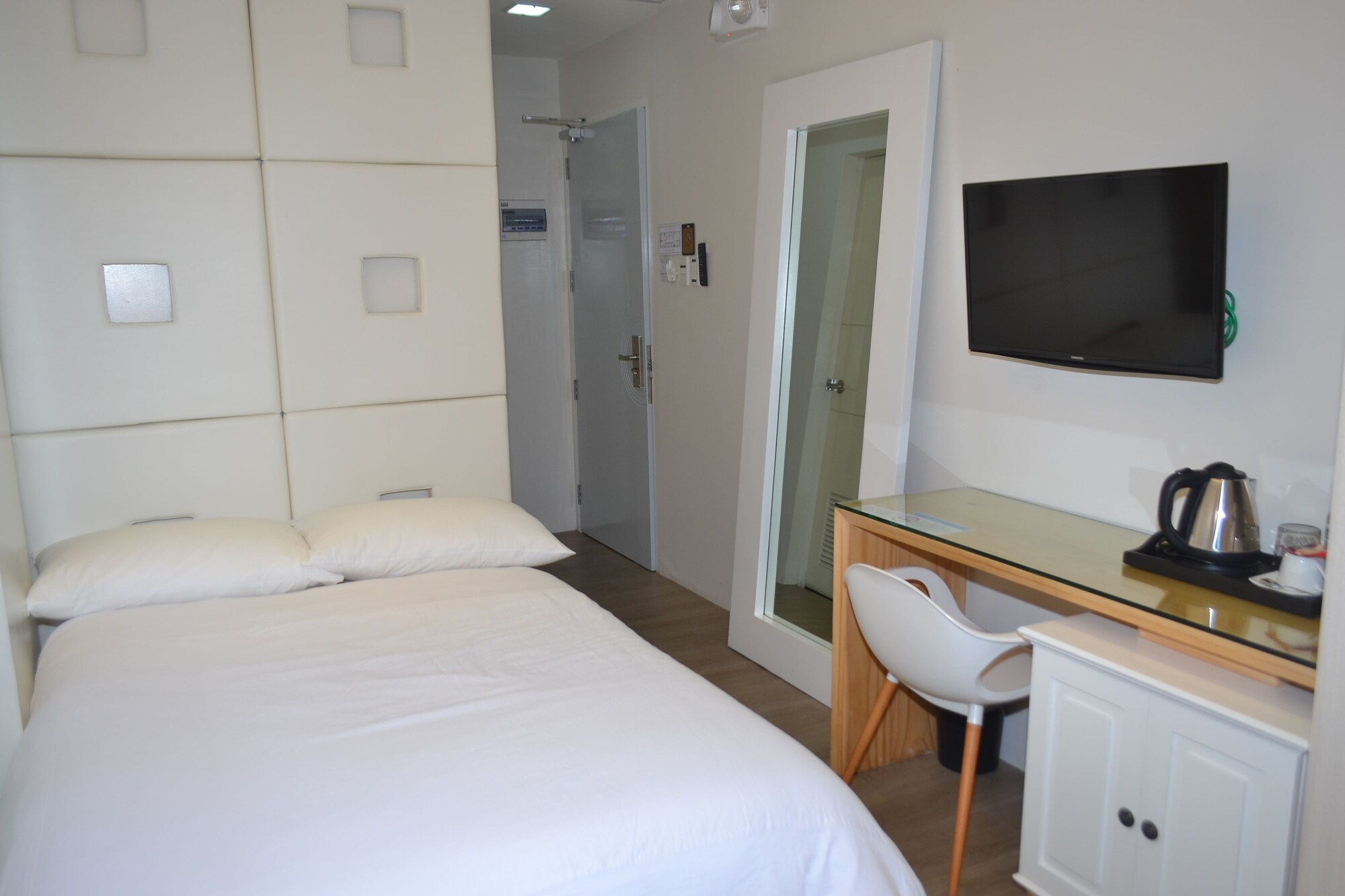 Deluxe, Double Bed