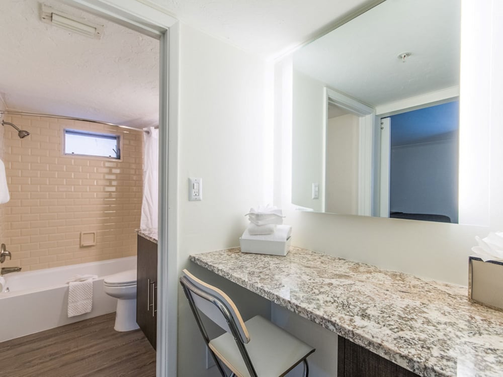 Hibiscus Suites - Gateway to Siesta Key 44/44
