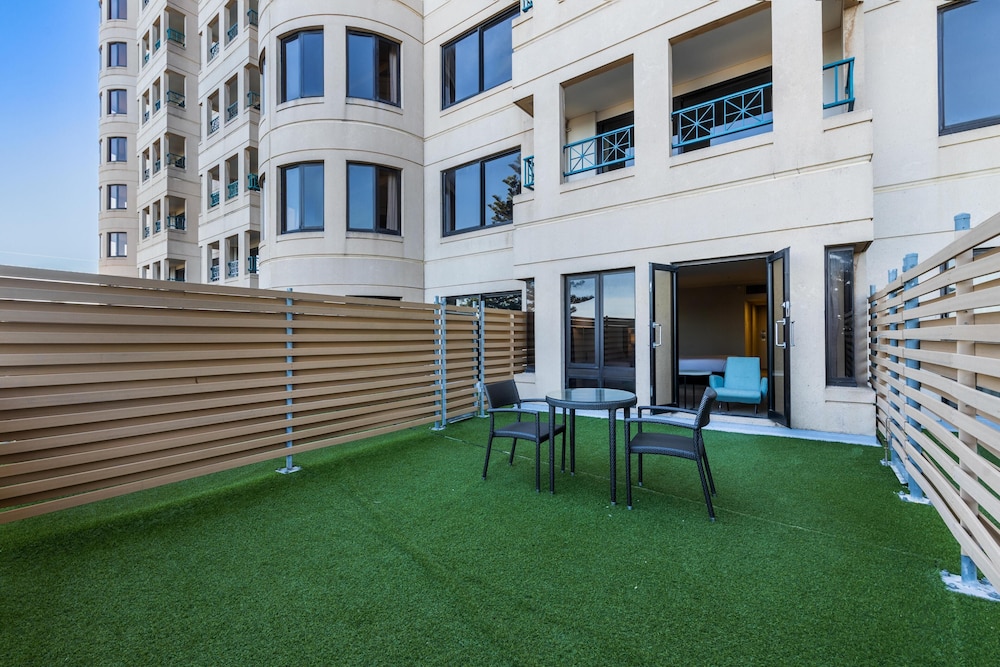 Stamford Grand Adelaide 59/63
