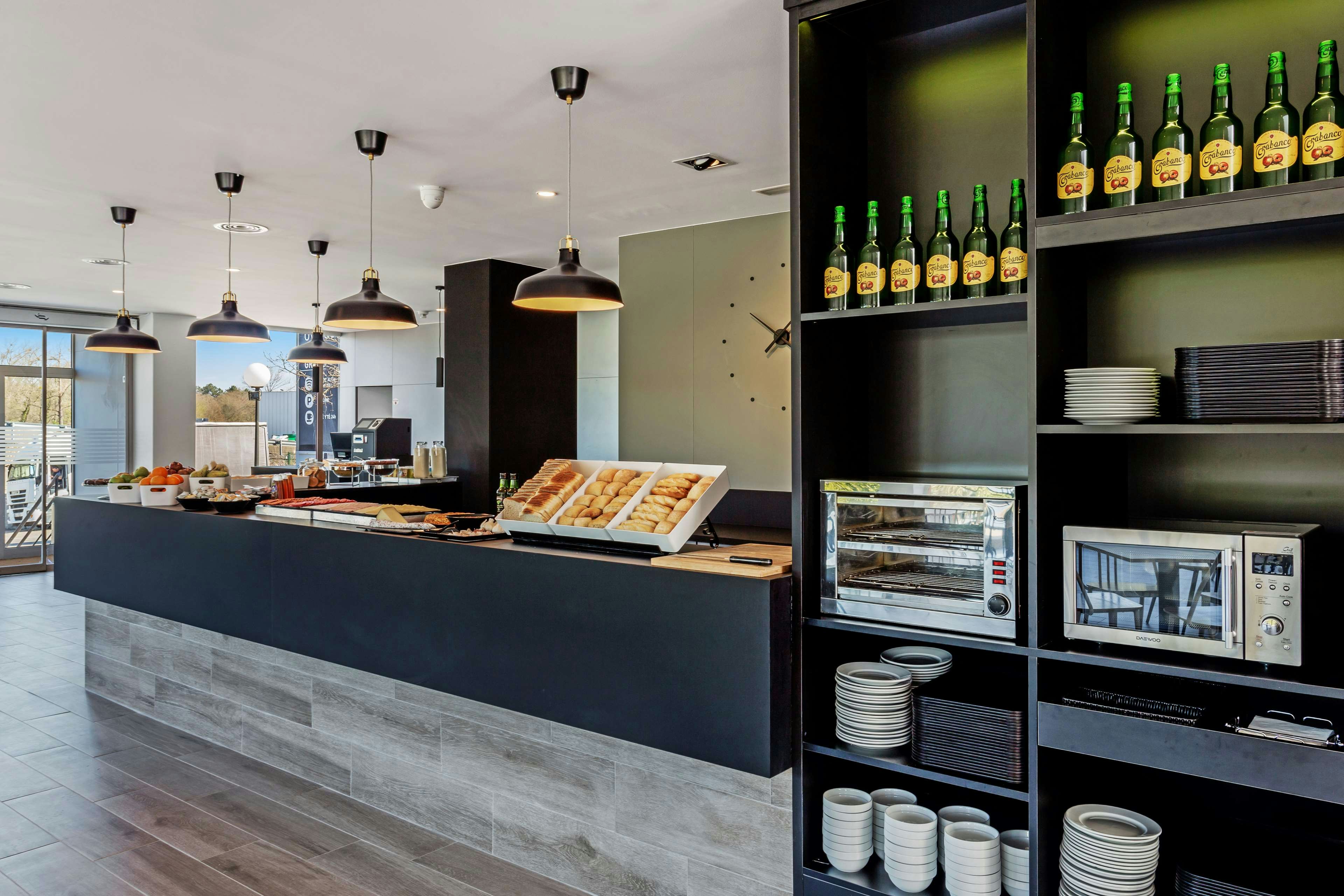 Lobby at B&B HOTEL Oviedo, SIERO