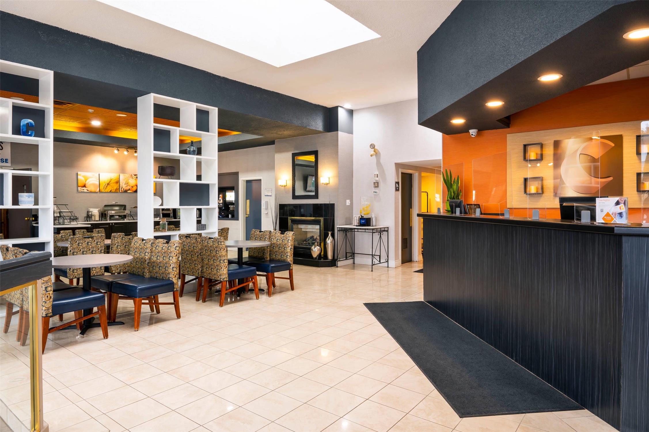 Comfort Hotel & Suites Peterborough 4/10