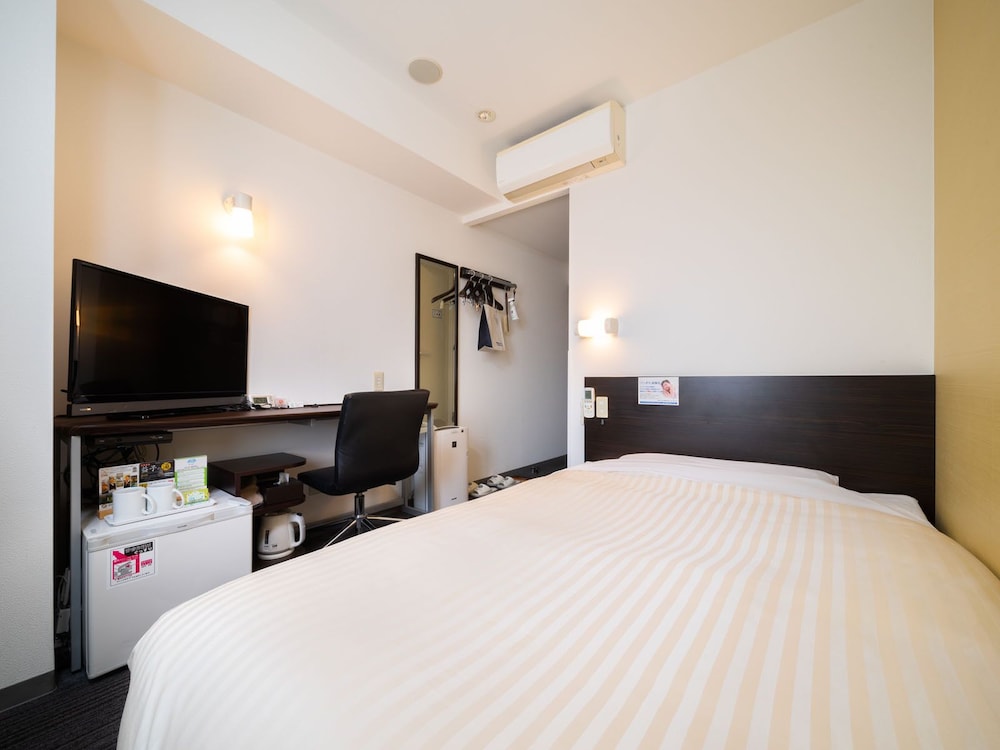 ROOM, DOUBLE BED, SMOKING