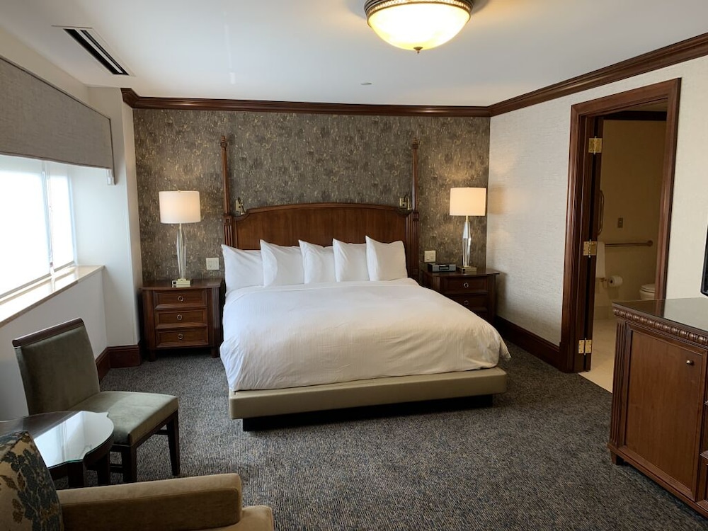 Towers at Kahler Grand Hotel 7/50