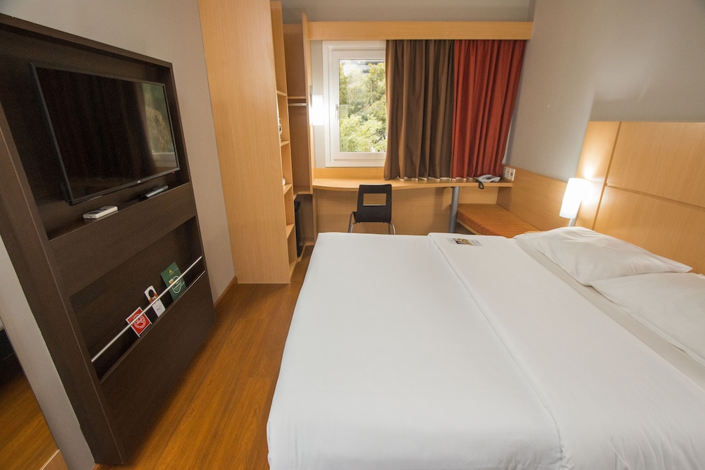 Ibis Asuncion 22/69