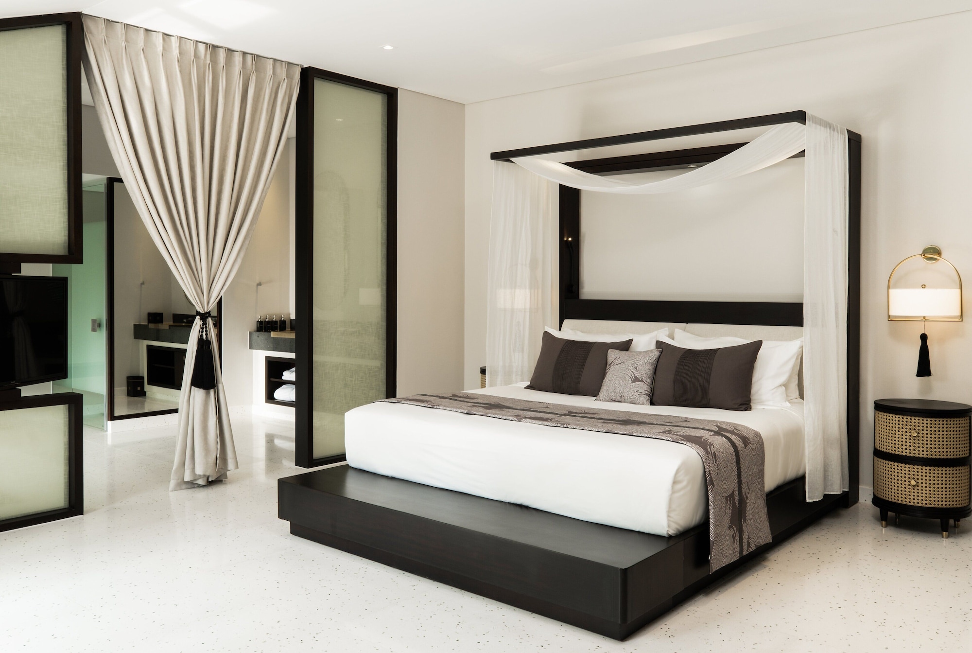 1 BEDROOM, POOL, VILLA