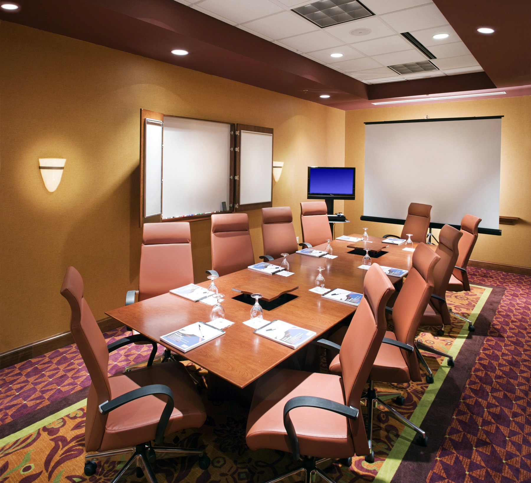 Embassy Suites By Hilton E Peoria Riverfront Conf Center 48/60