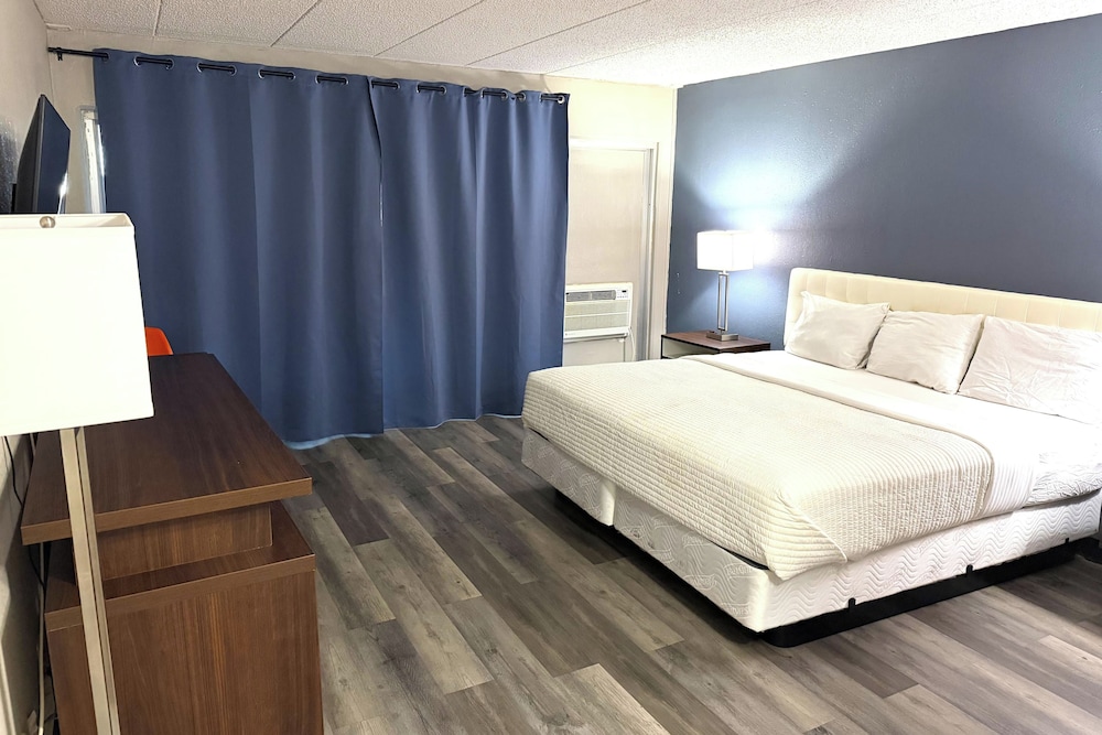 Twin City Inn & Suites Benton Harbor - St. Joseph 19/47