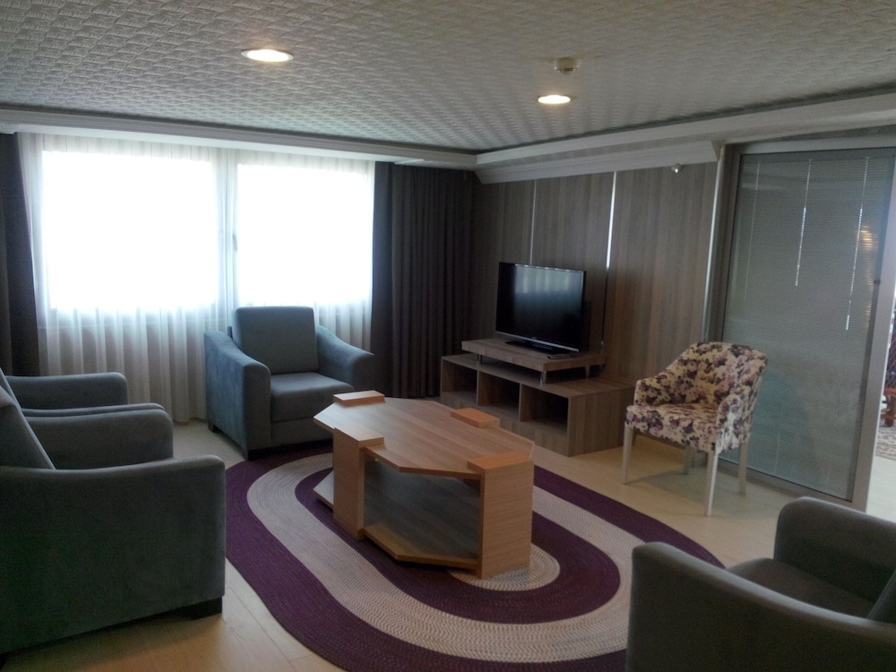 Ramada By Wyndham Usak 35/48