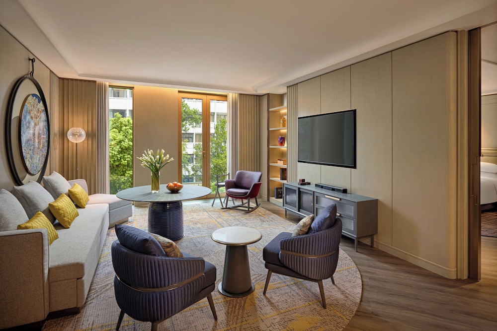 Fairmont Hanoi 94/102