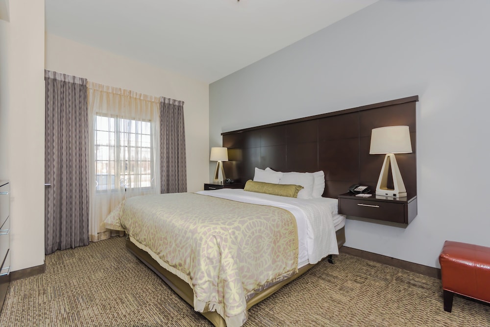 1 Bedroom, Suite, King Bed, Kitchen, Bathtub, Accessible