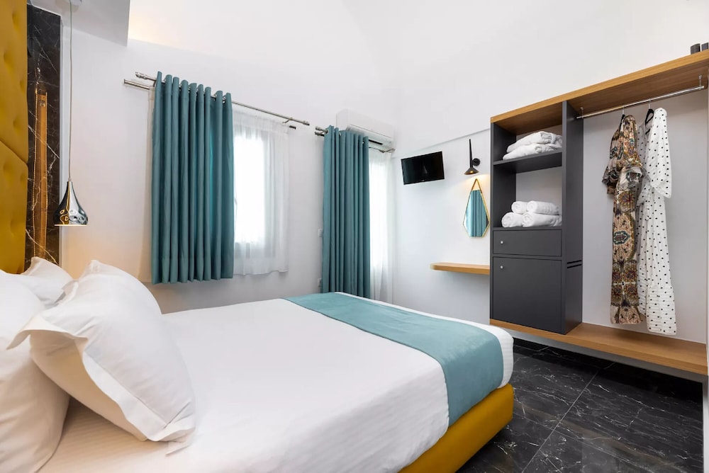 EXECUTIVE, SEA VIEW