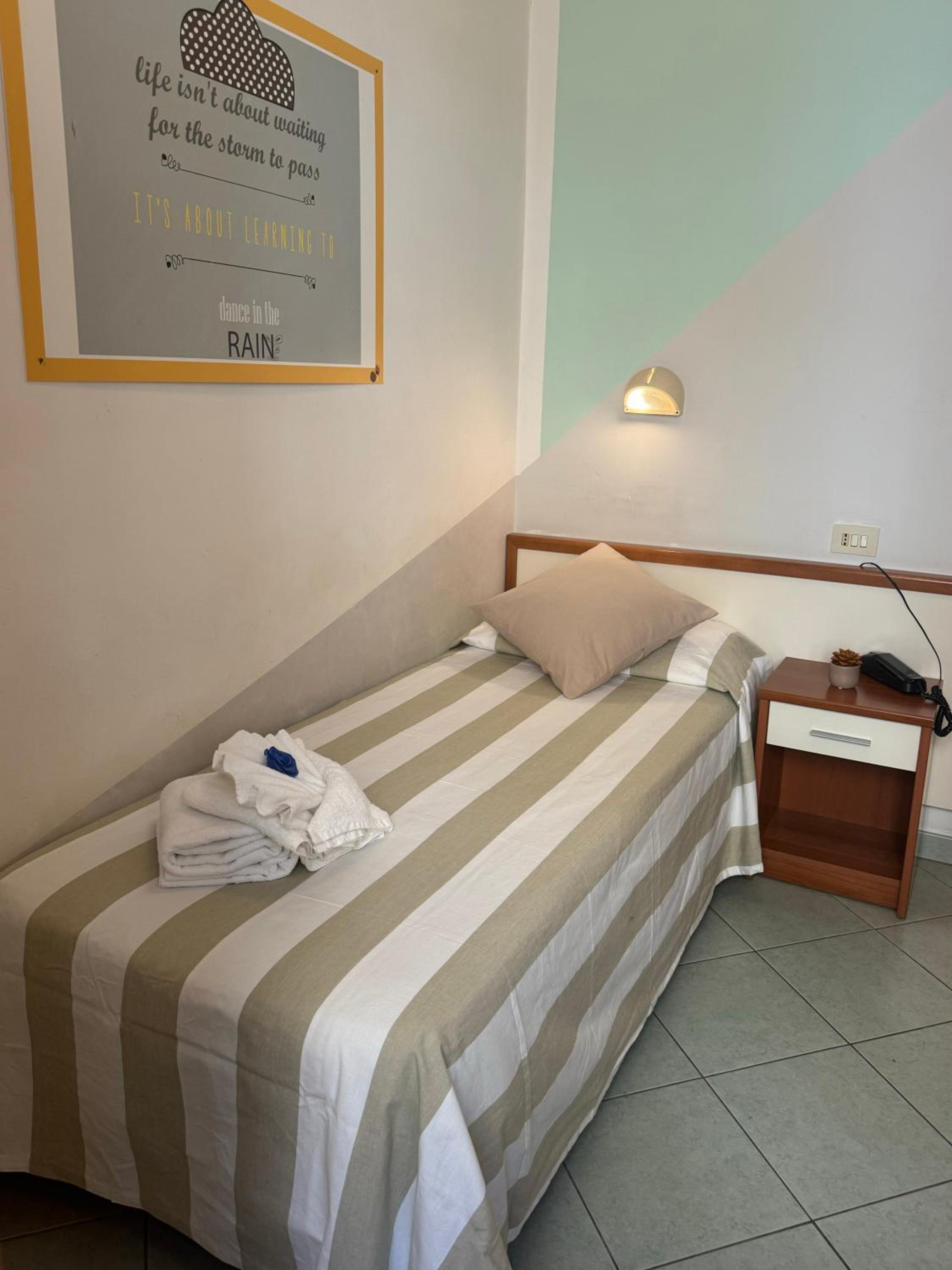 Room, Single