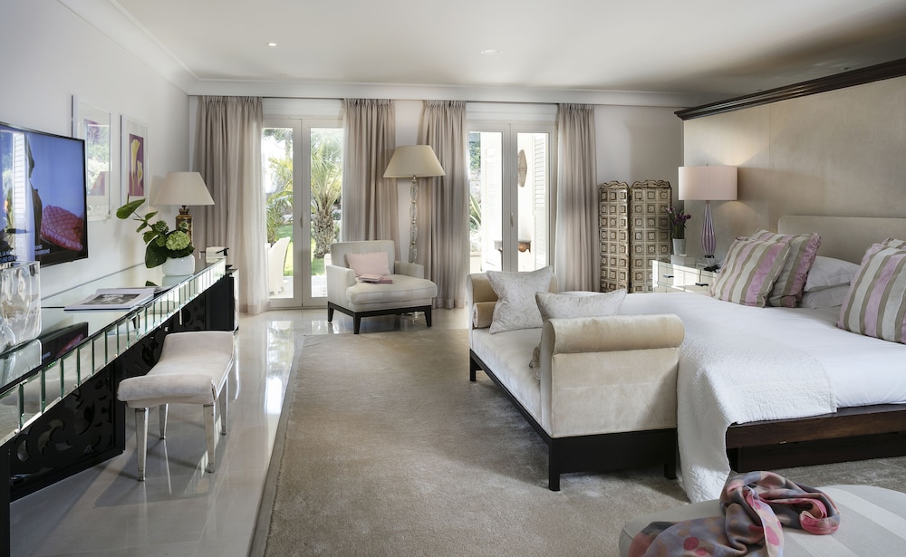 Cap Estel 33/77