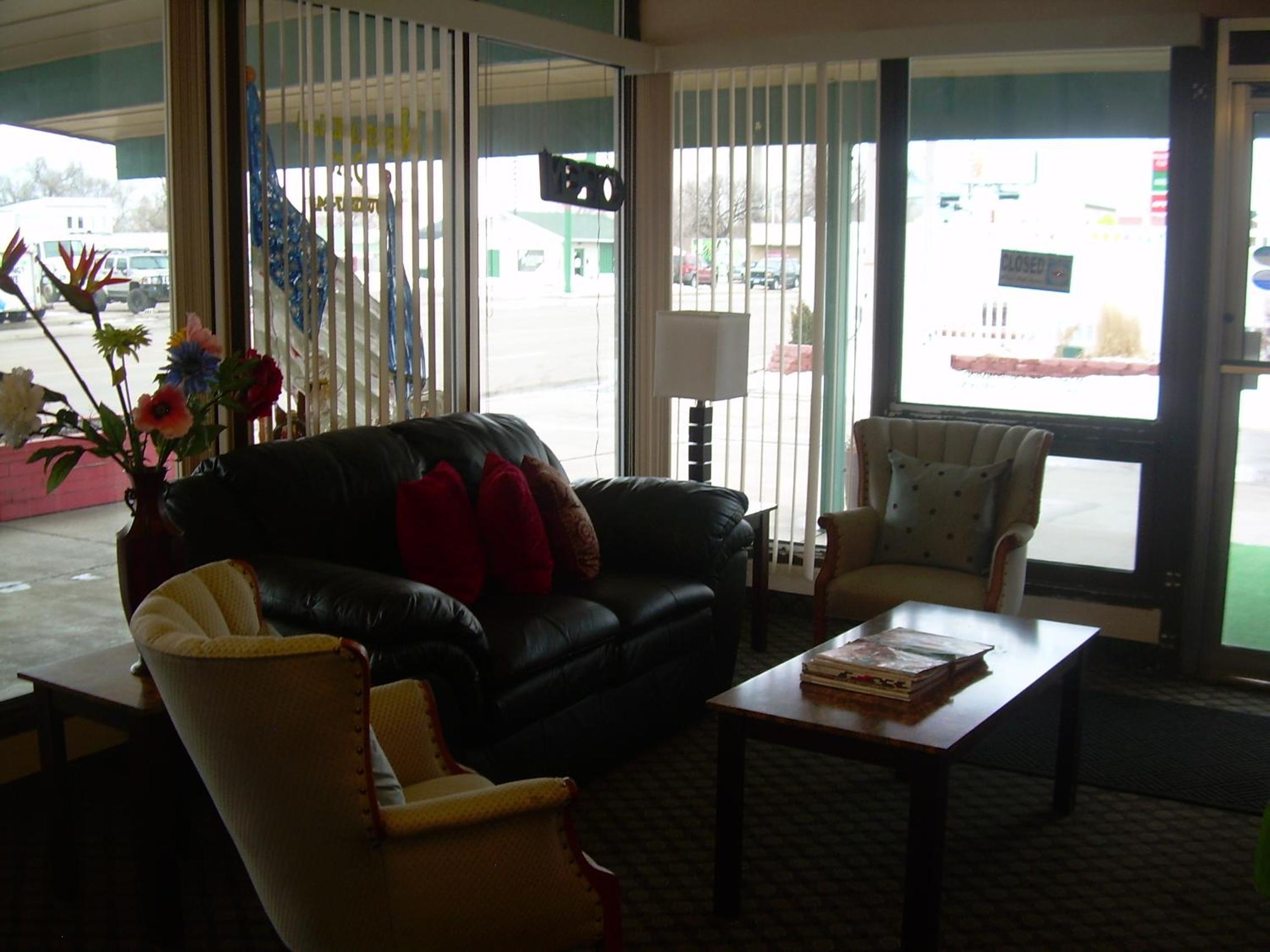 83 Motel 15/28