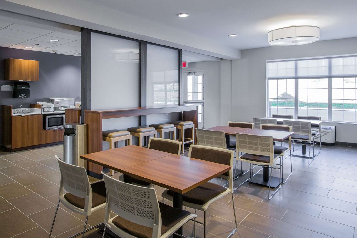 Microtel Inn And Suites By Wyndham Tioga 16/23