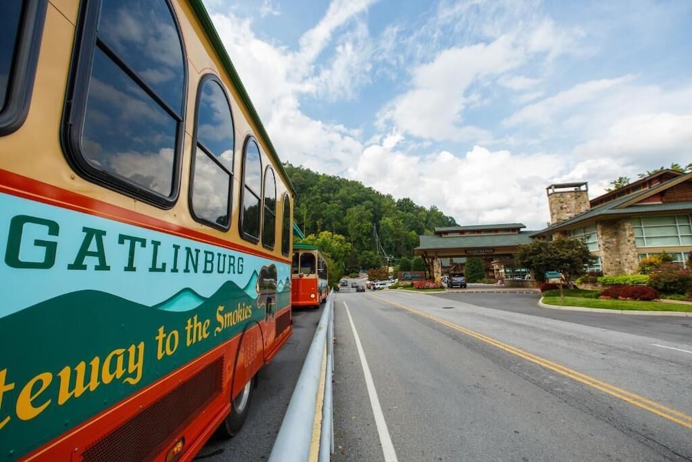 The Greystone Lodge on the River 40/50