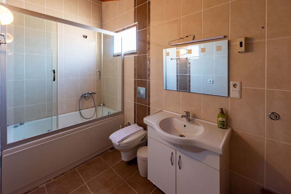 Vira Apart Hotel 47/50