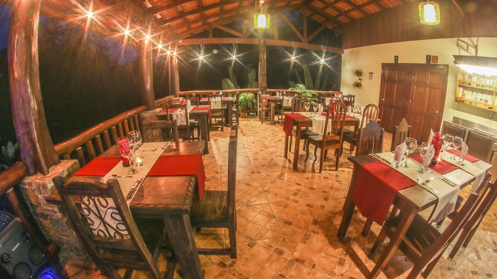 Hotel Rancho Cerro Azul 38/50