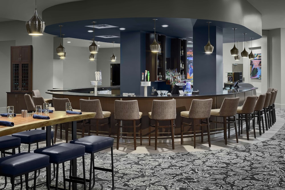 DoubleTree by Hilton Hotel San Antonio Downtown 56/58
