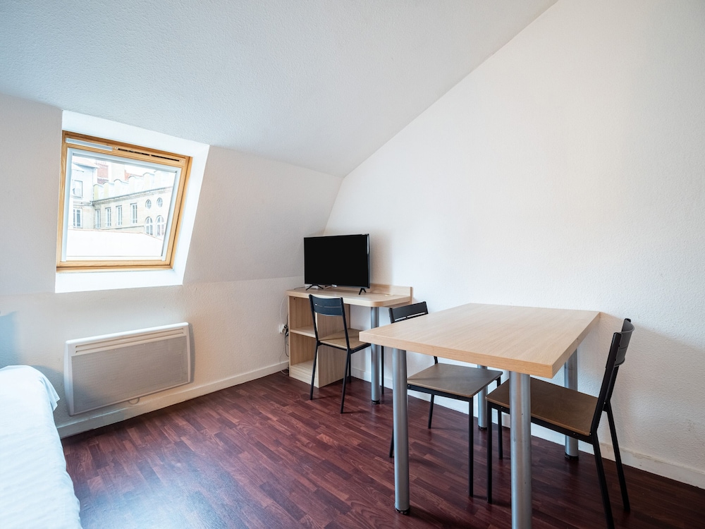 RESIDHOTEL SAINT ETIENNE CENTRE 39/50