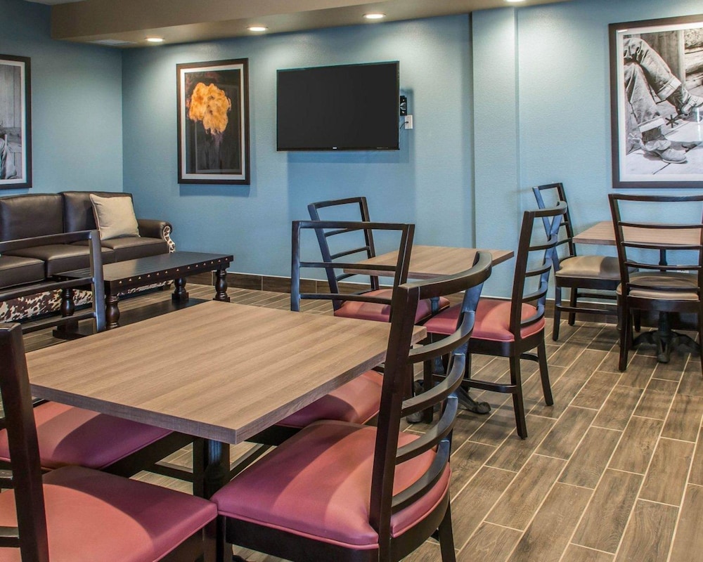 MainStay Suites Cotulla 34/37