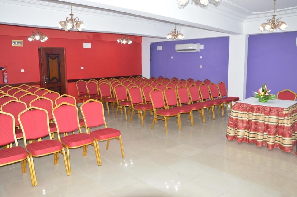 Vallee Des Princes Hotel 36/47