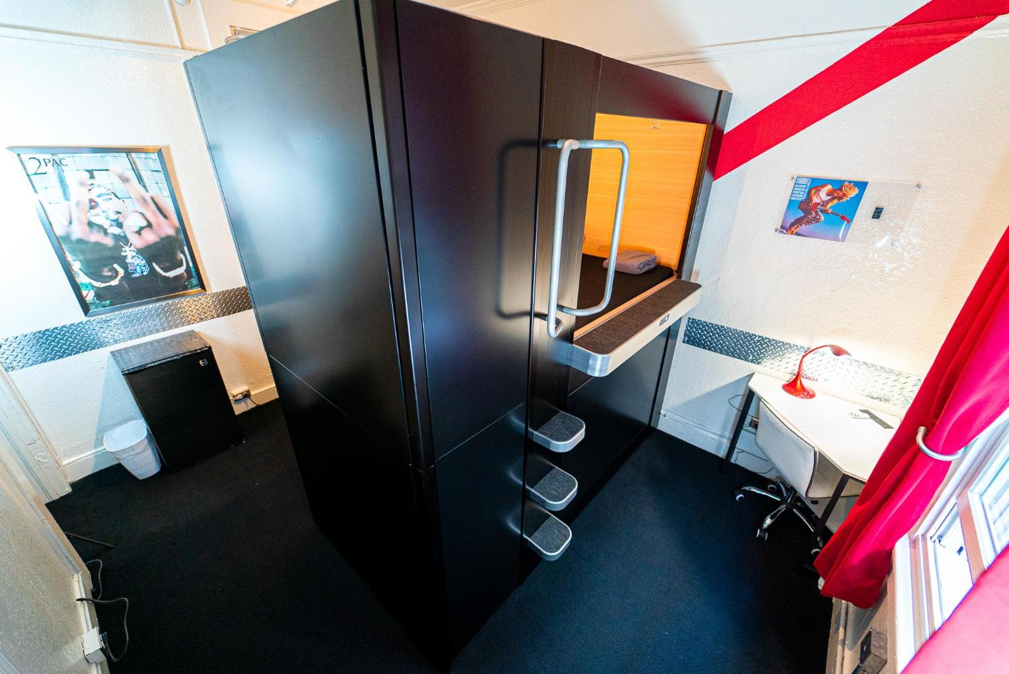 Capsule, Male Dorm, 2 Beds