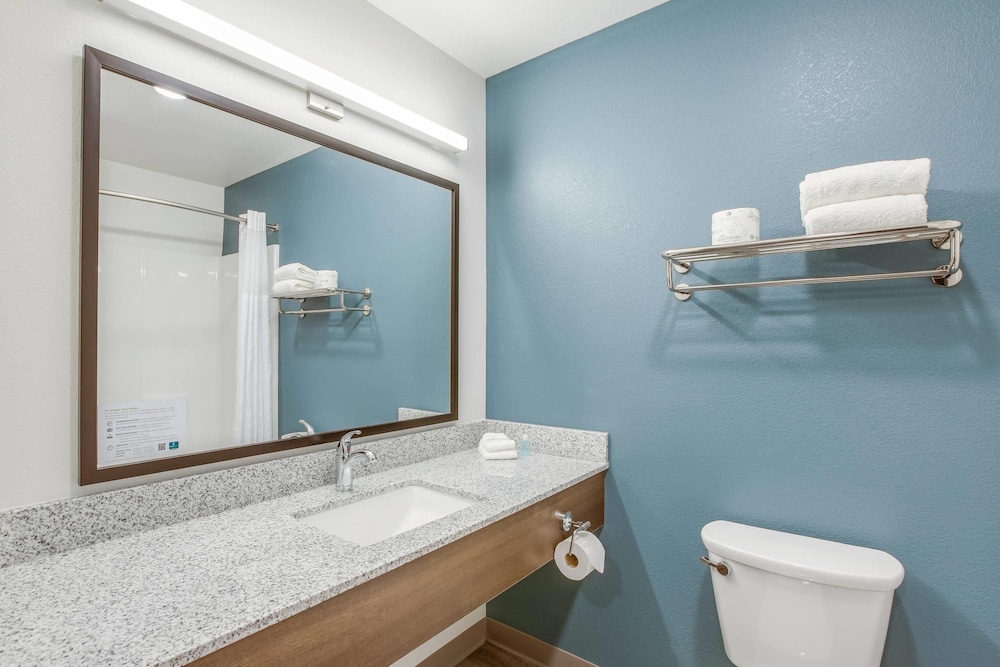 WoodSpring Suites Novi Farmington 39/47