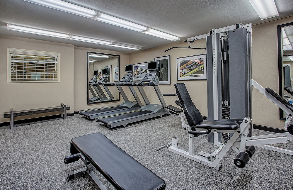 Candlewood Suites Louisville Airport, an IHG Hotel 15/39