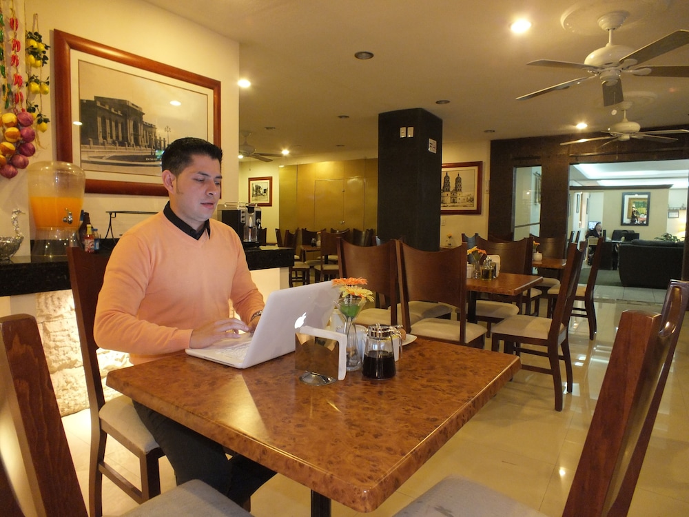 Hotel Rincón Real Suites 38/48