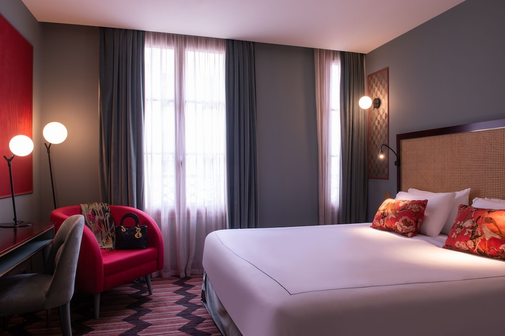 Mom Art Hotel 35/71