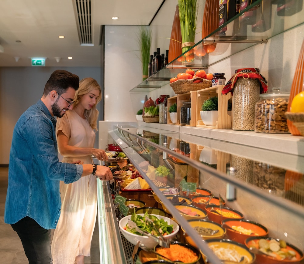 restaurant cafeteria