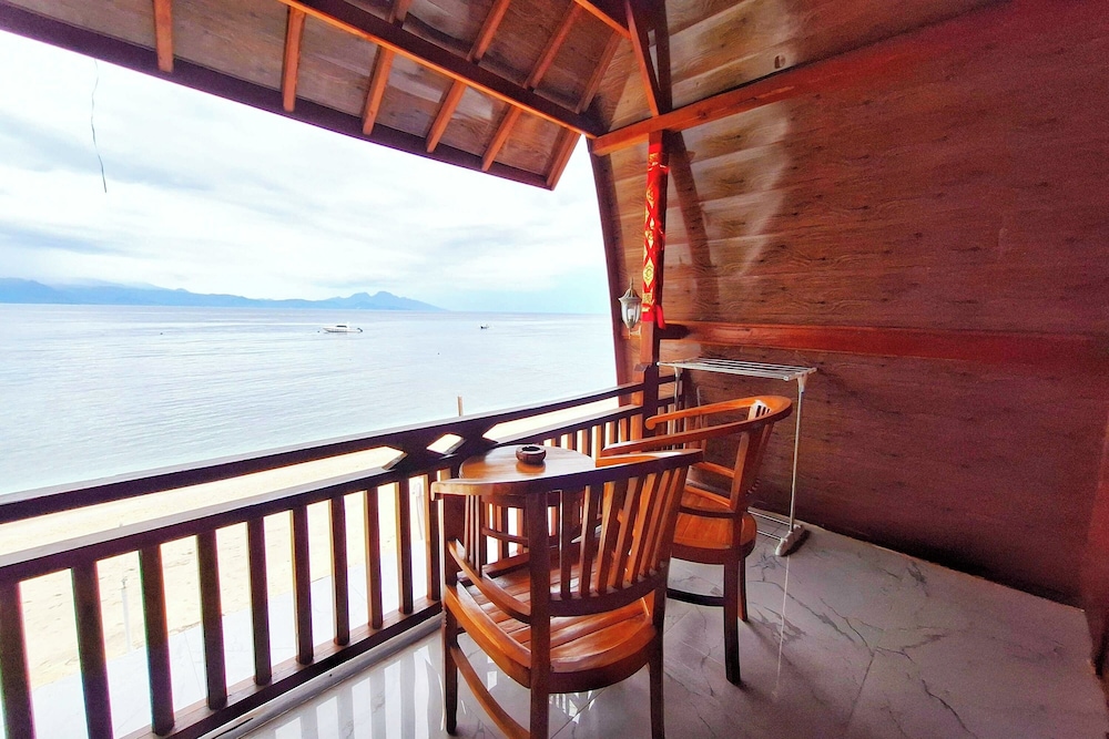 Road Beach Villa 31/53