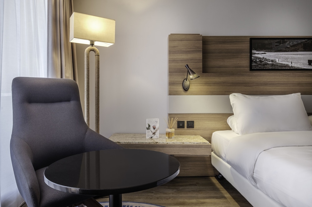 RADISSON BLU NICE 27/75