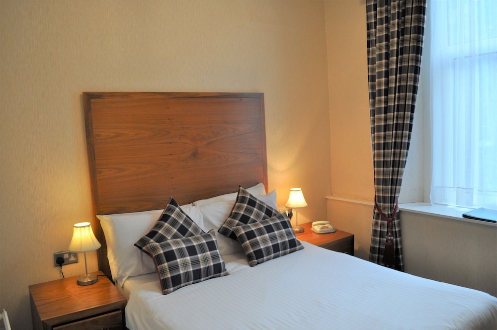 ROOM, DOUBLE BED