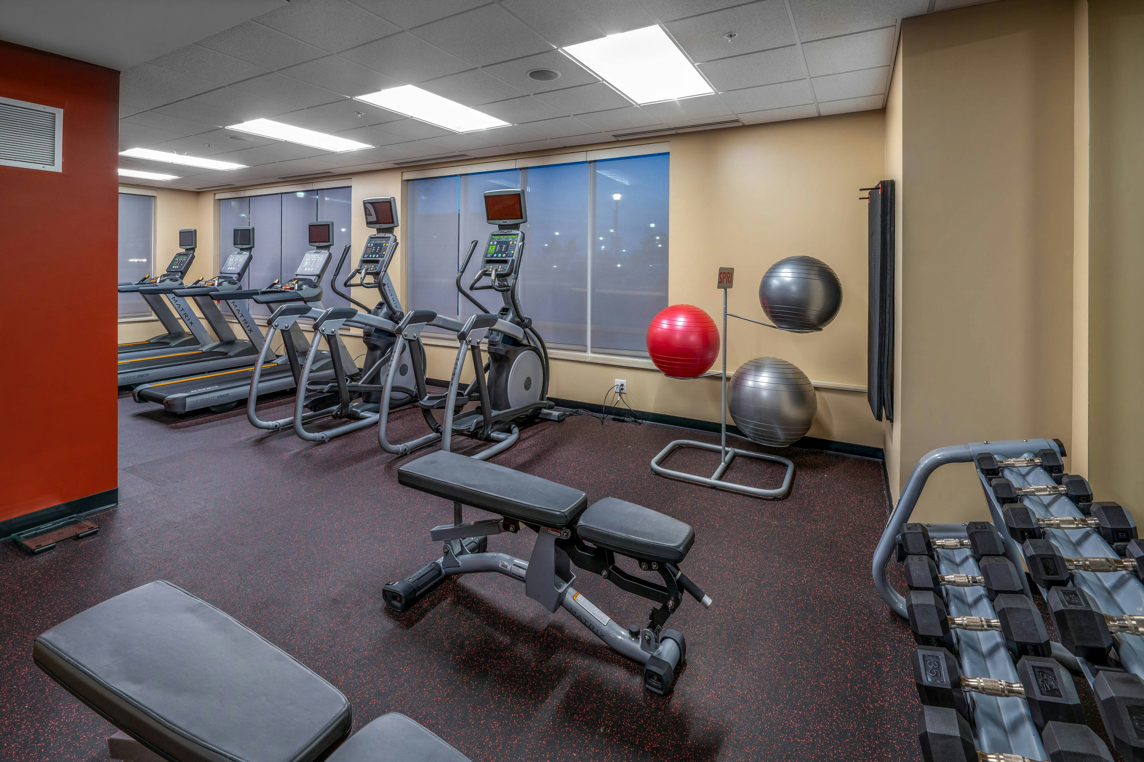 TownePlace Suites by Marriott Milwaukee Oak Creek 4/15