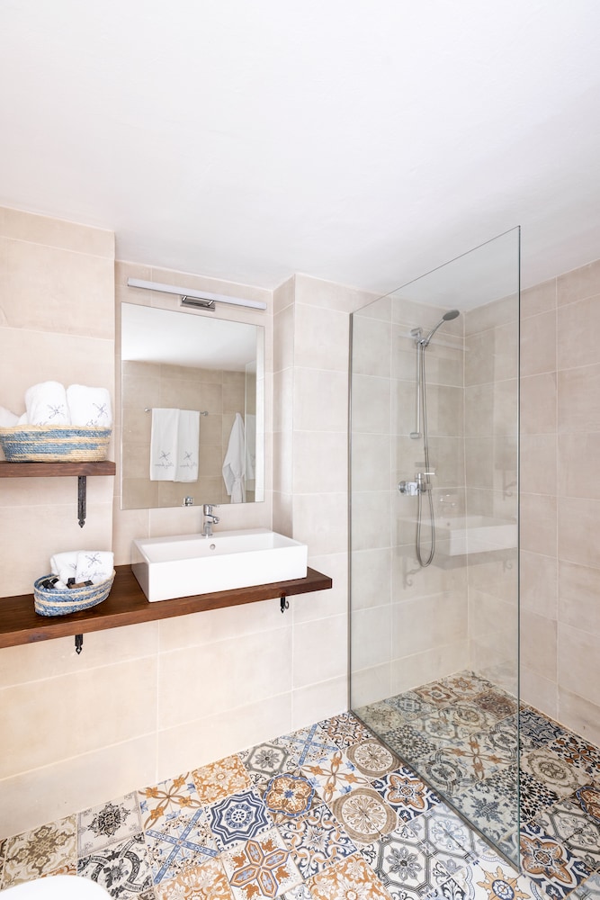 Blue Jasmine Suites 50/50