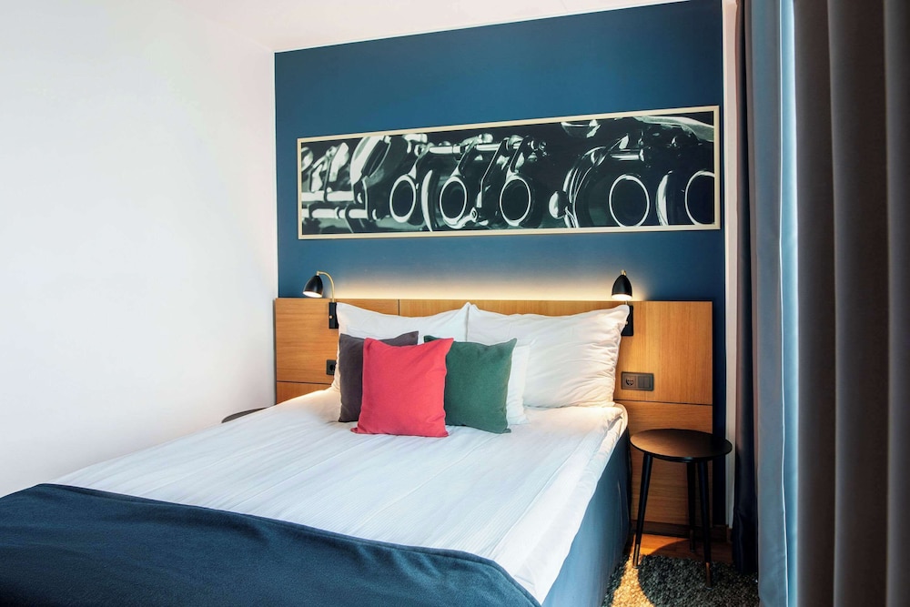 STANDARD, DOUBLE BED