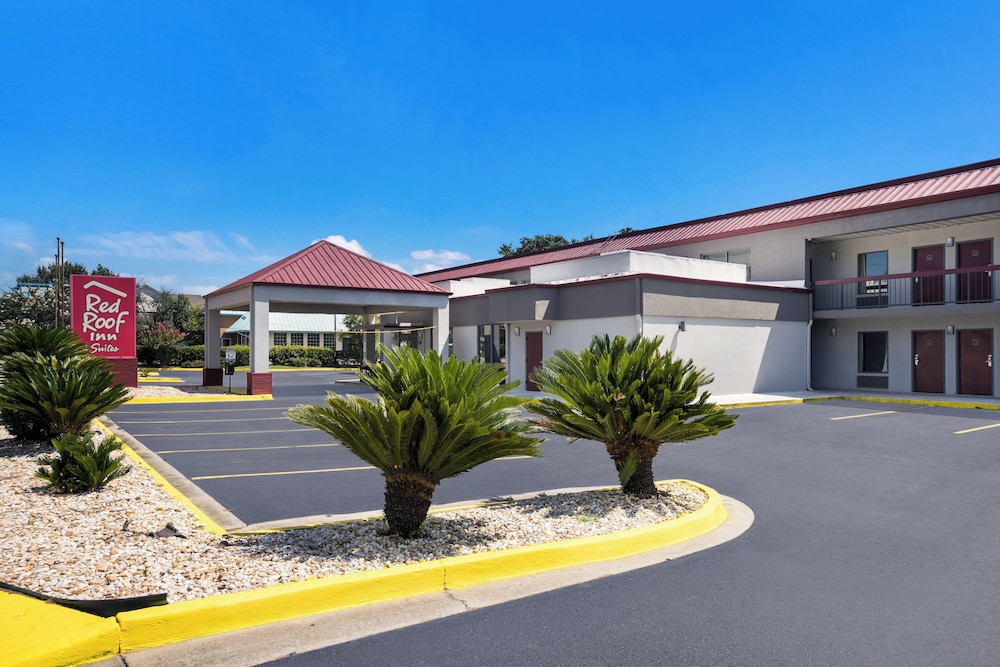 Red Roof Inn & Suites Statesboro - University 41/45