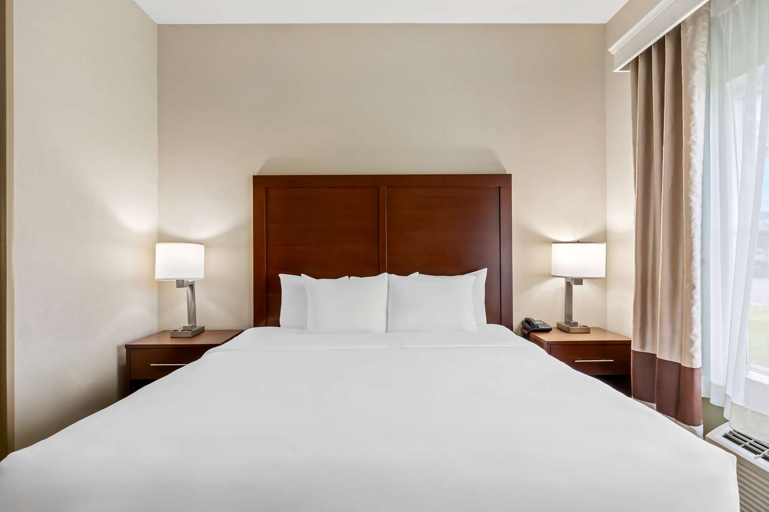 Comfort Inn and Suites Hermiston, OR 24/47