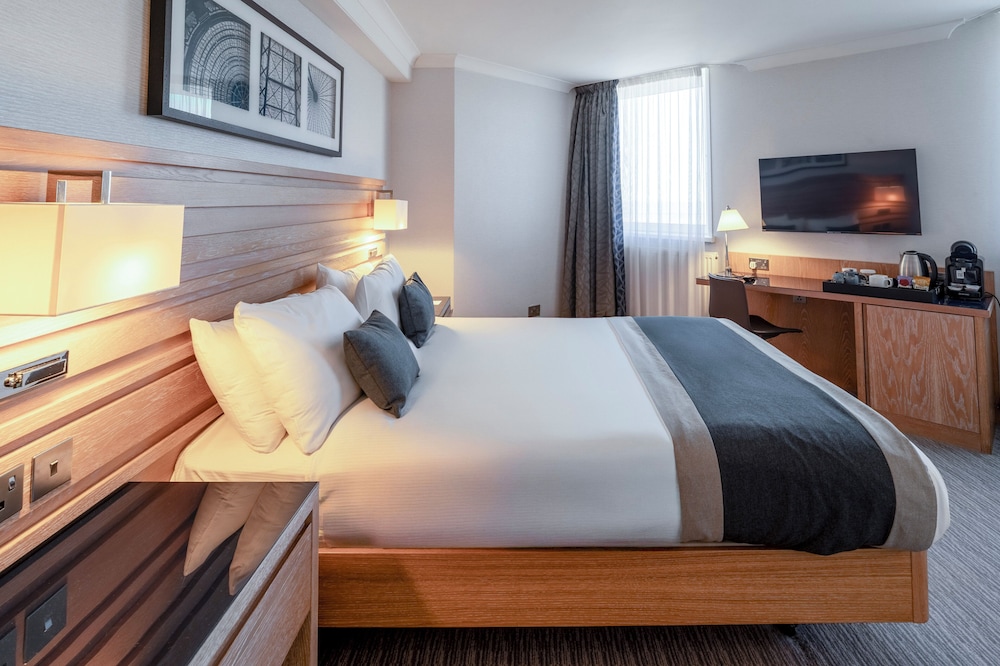 EXECUTIVE, DOUBLE BED, SEA VIEW