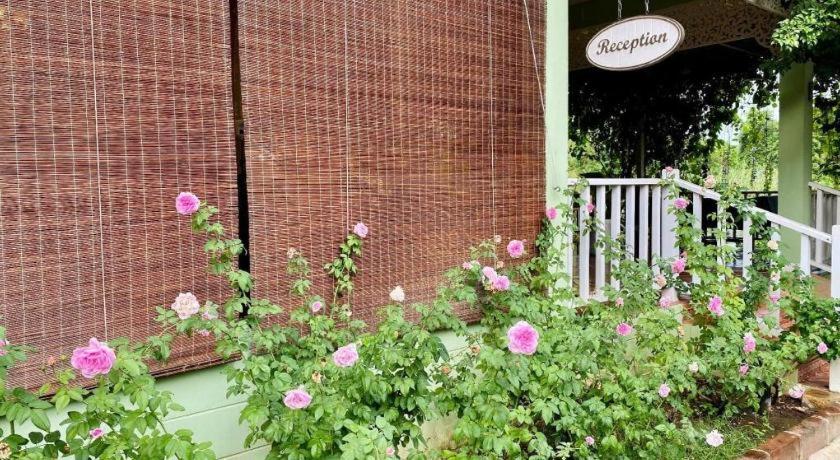 Ruen Maihom Riverside Cottage 58/63