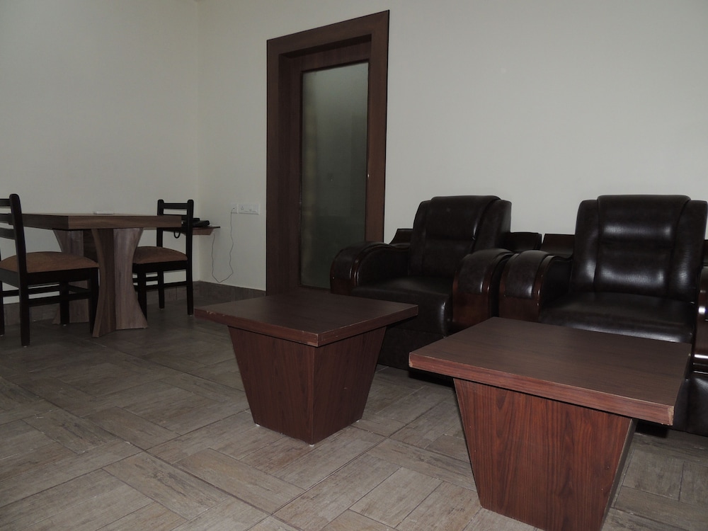 Elite Suites Mint Gomti Nagar 36/50