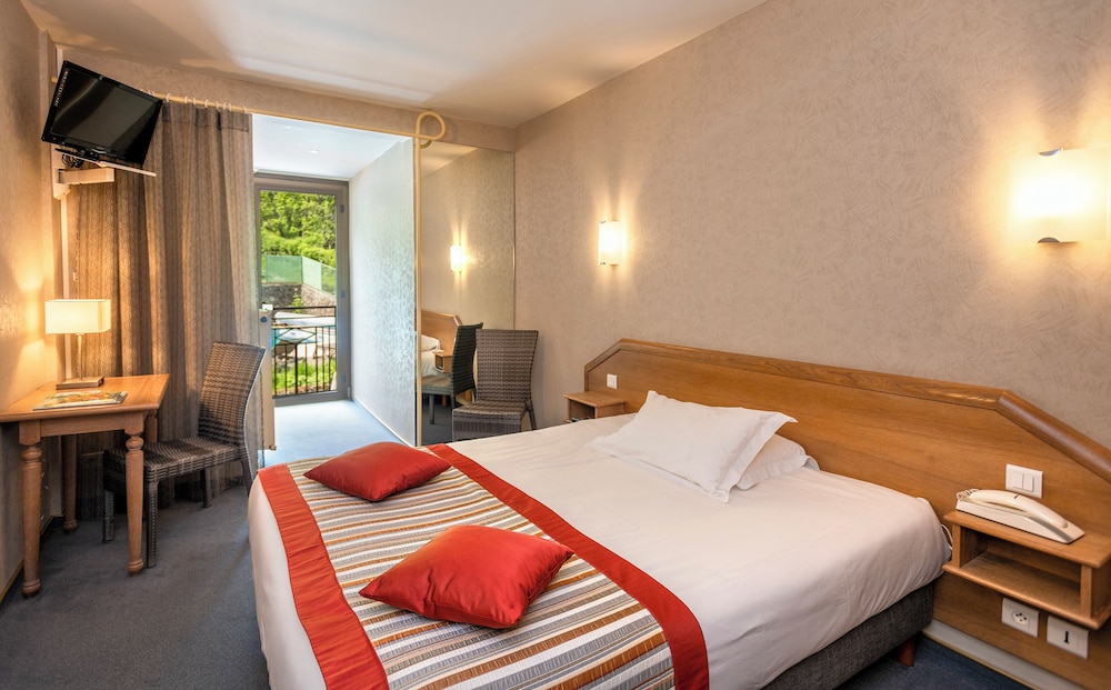 غرفة كومفورت بسرير كوين، HOTEL DU MONT AIGOUAL 2/3