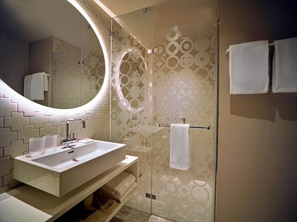 Hyatt Place Zurich Airport The Circle 50/50
