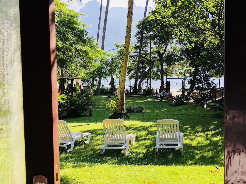 Praia Da Crena Inn 20/42