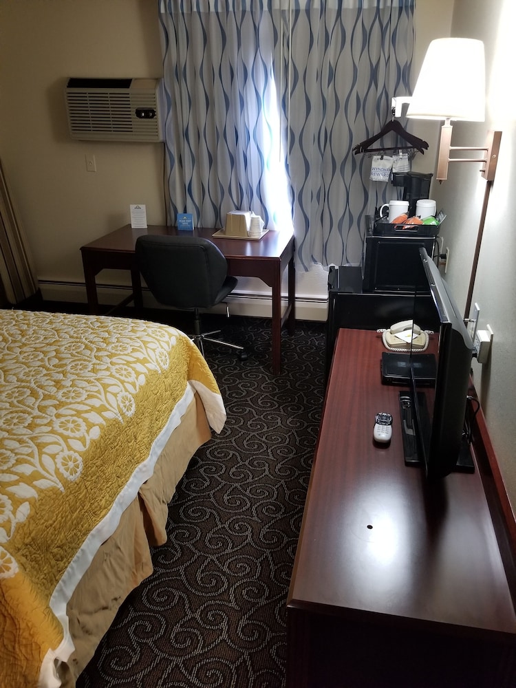 Days Inn by Wyndham Fort Collins 49/75