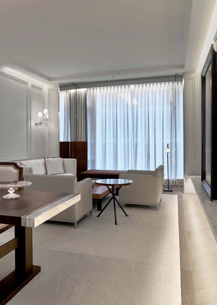 Baccarat Hotel And Residences New York 39/47