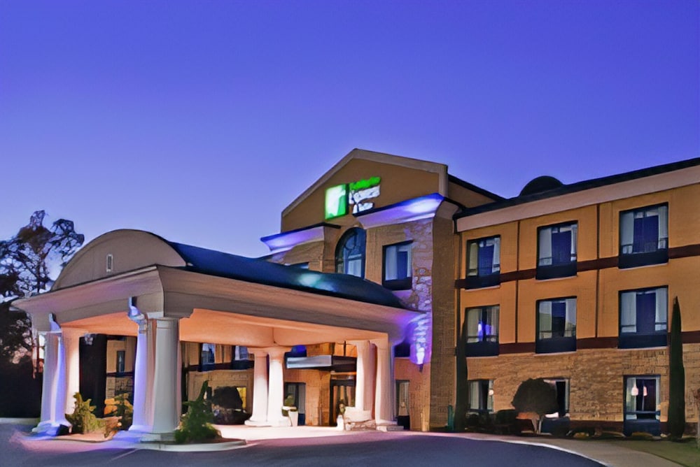 Holiday Inn Express Hotel And Suites Macon West 4/63