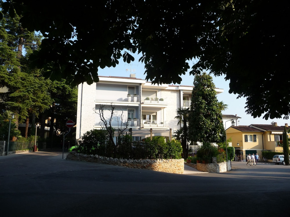 Hotel Luna 3/50